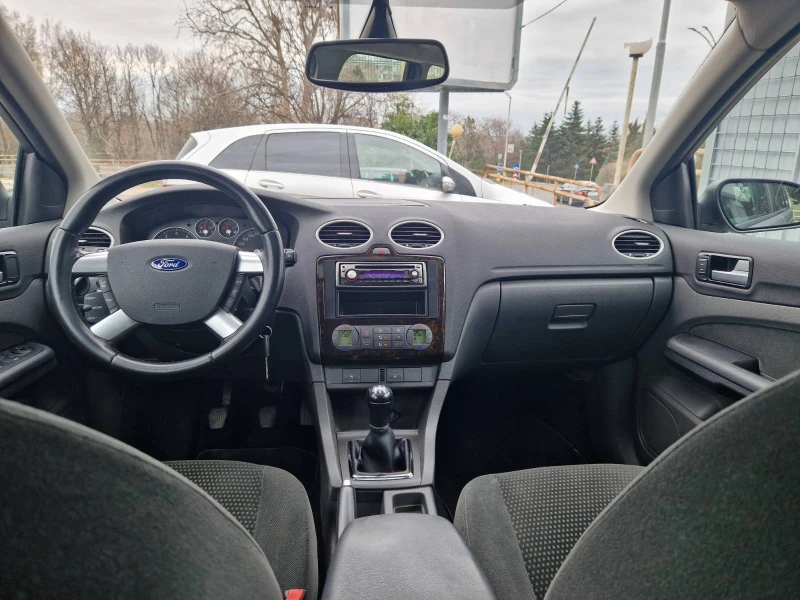 Ford Focus 2.0 Ghia, снимка 10 - Автомобили и джипове - 47147343