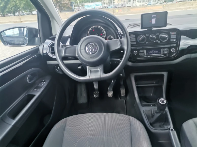 VW Up, снимка 9 - Автомобили и джипове - 49476539