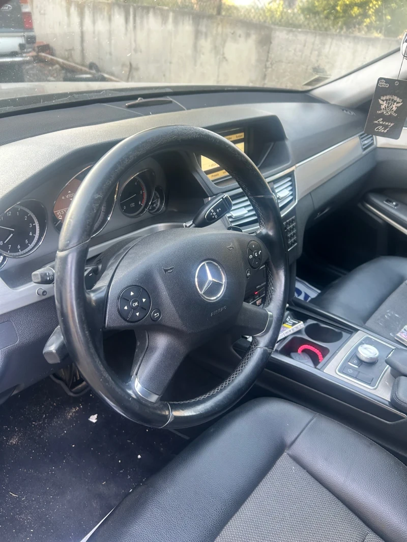 Mercedes-Benz E 350 4 MATIC, снимка 5 - Автомобили и джипове - 51505741