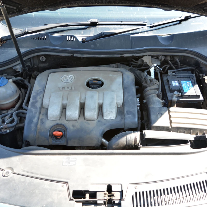 VW Passat 2.0 TDI, снимка 7 - Автомобили и джипове - 51450216