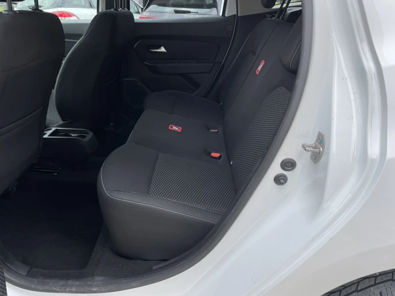 Dacia Duster 1.3 TCe 130hp 4x4 N1, снимка 13 - Автомобили и джипове - 51455436