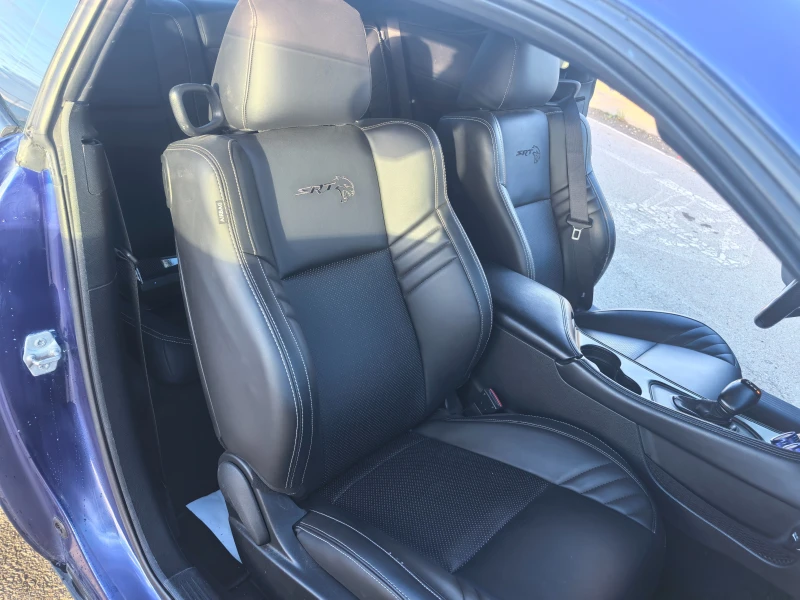 Dodge Challenger 5.7 R/T, снимка 12 - Автомобили и джипове - 52453682