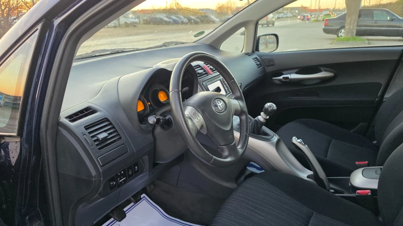 Toyota Auris КАТО ЧИСТО НОВА, снимка 7 - Автомобили и джипове - 53102093