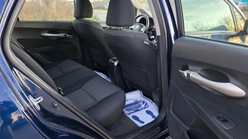 Toyota Auris КАТО ЧИСТО НОВА, снимка 10 - Автомобили и джипове - 53102093