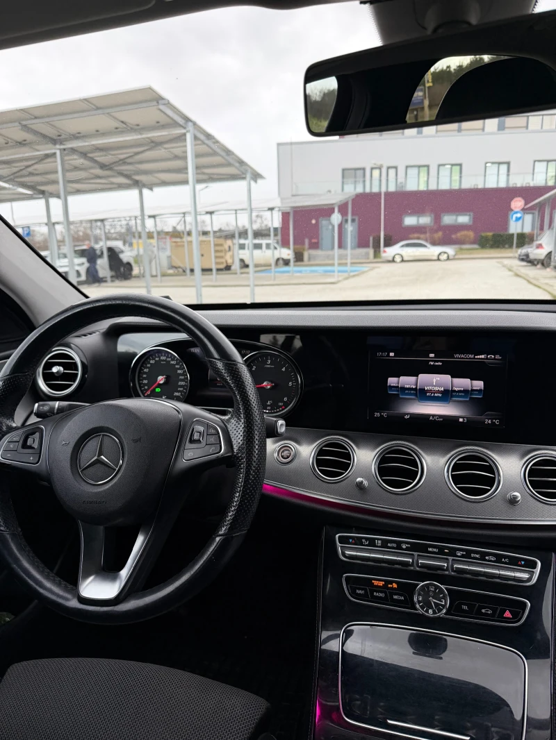 Mercedes-Benz E 220, снимка 5 - Автомобили и джипове - 53567160