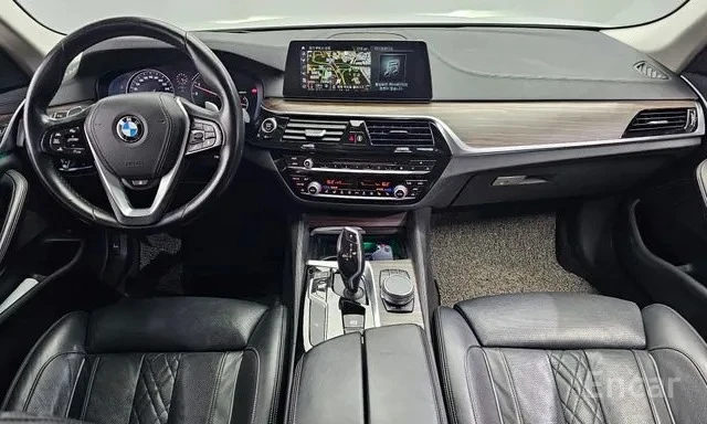 BMW 530 530i Luxury Plus | HUD | Adaptive Cruise | Memory, снимка 5 - Автомобили и джипове - 55563190