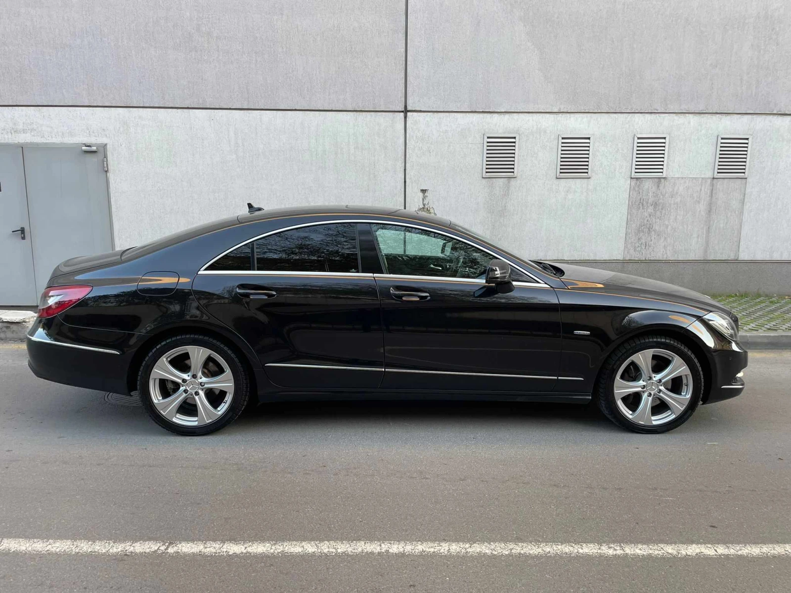 Mercedes-Benz CLS 350 4 Matic* Distr.* LED - изображение 9