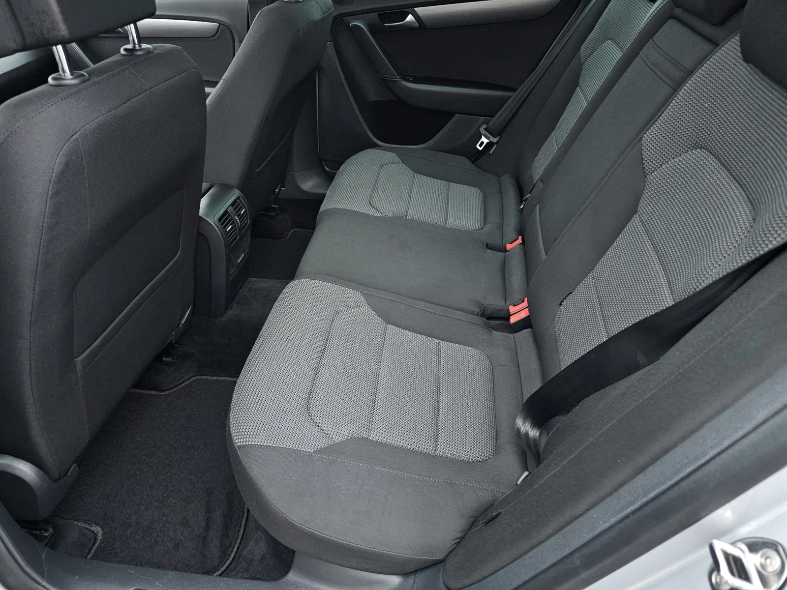 VW Passat 1.8i. 160k.s. Switzerland | Mobile.bg   11