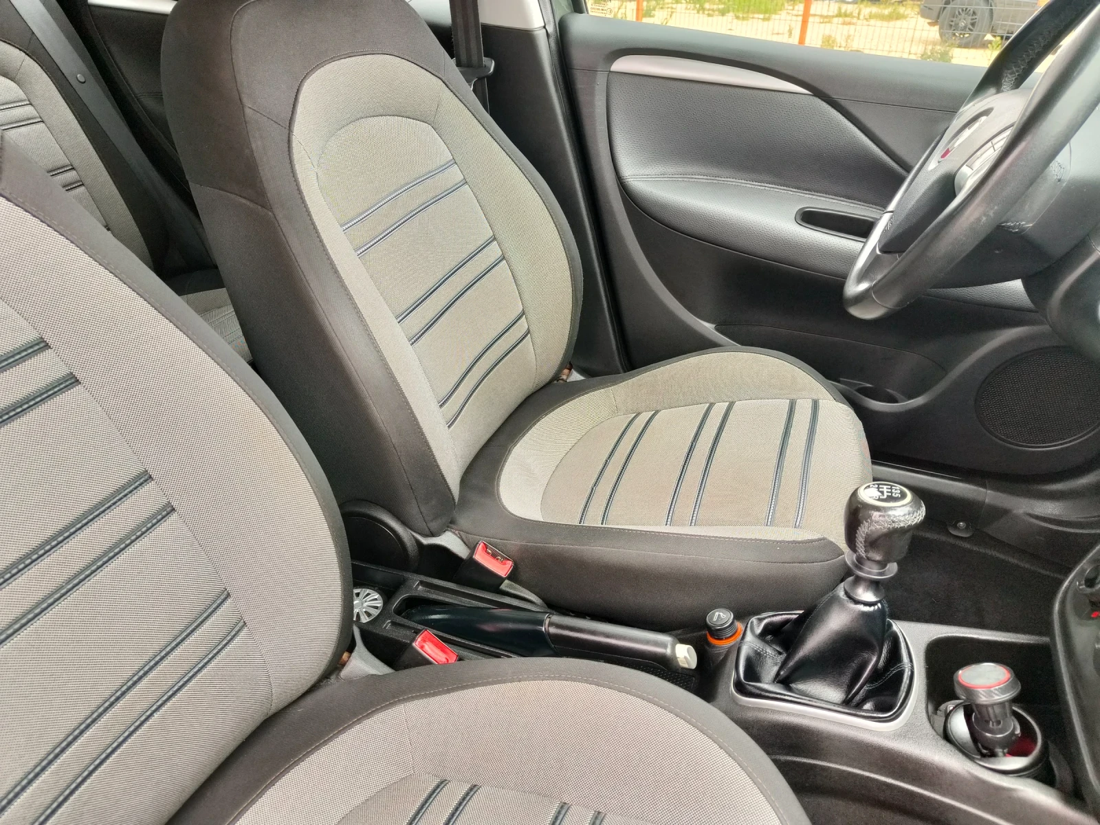 Fiat Punto Заводски метан - изображение 10