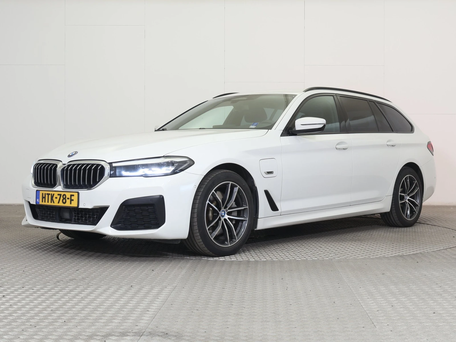 BMW 530E * Business - xDrive -  * *  | Mobile.bg   1