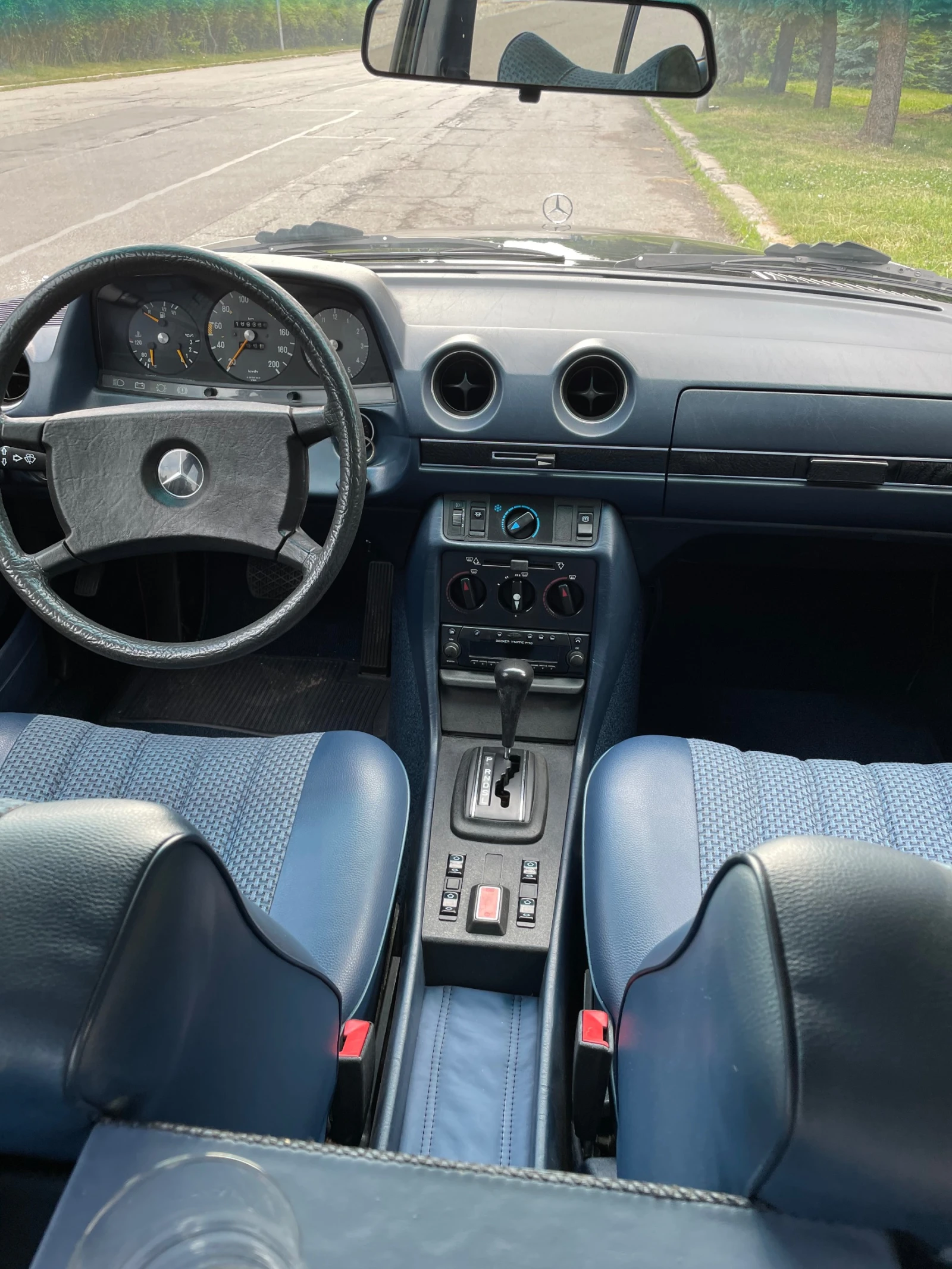 Mercedes-Benz 123 250 Pullman  - изображение 8