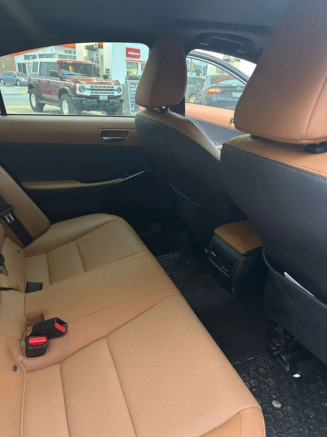 Lexus IS 300  * ОБДУХВАНЕ* ШИБИДАХ* ПОДГРЕВИ* , снимка 7 - Автомобили и джипове - 54006635