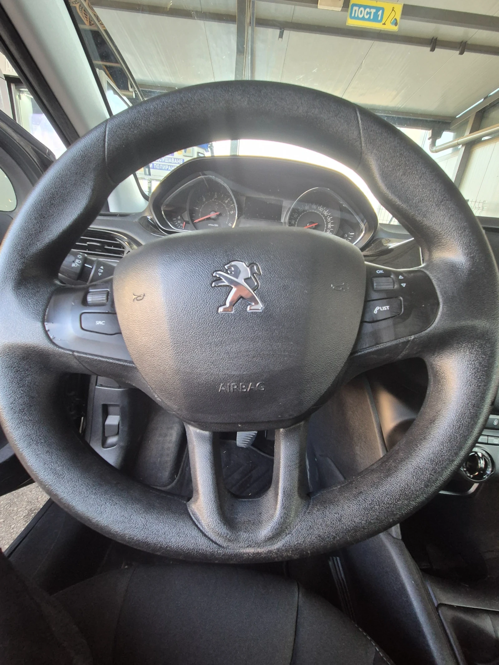 Peugeot 208, снимка 14 - Автомобили и джипове - 54580469