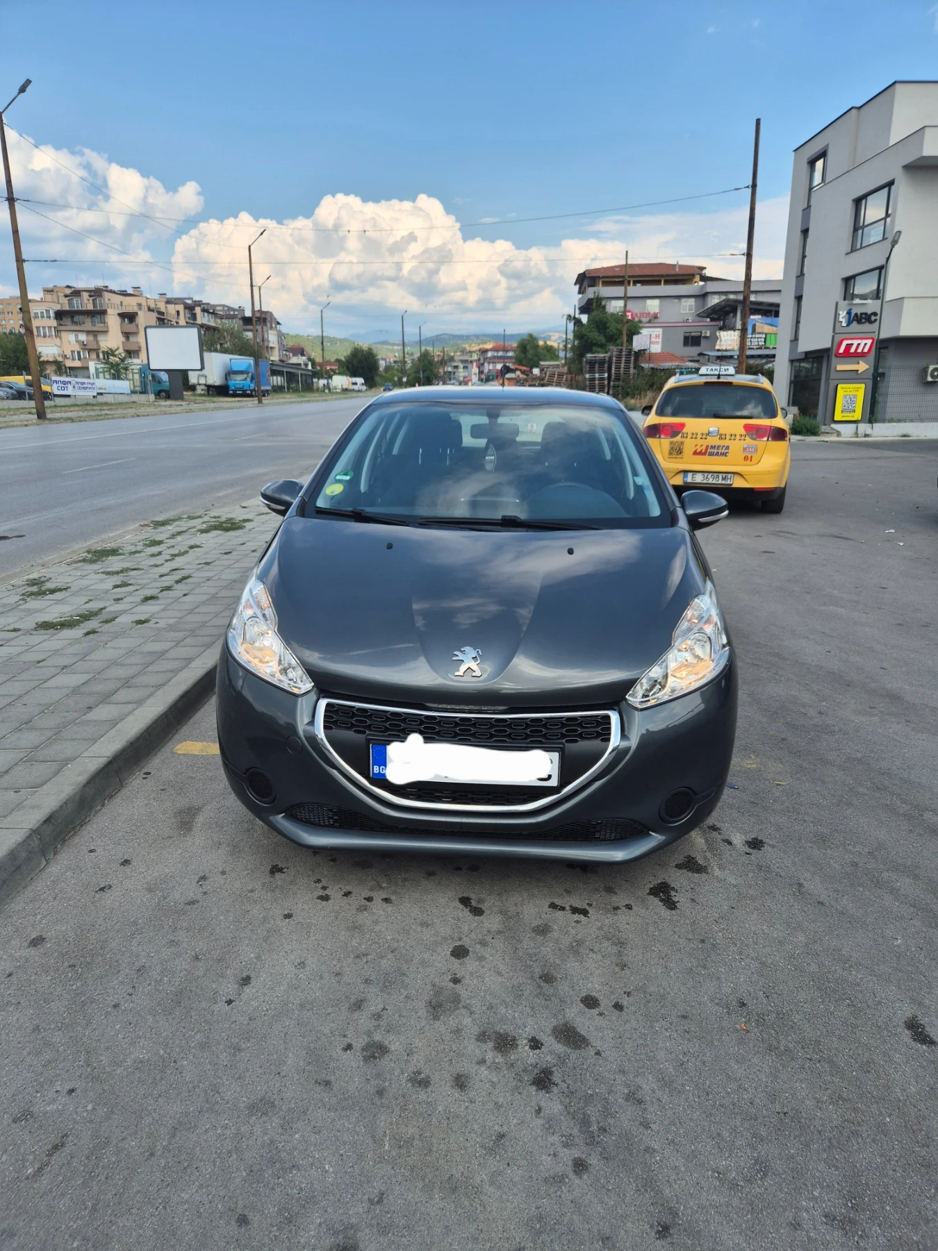 Peugeot 208, снимка 16 - Автомобили и джипове - 54580469