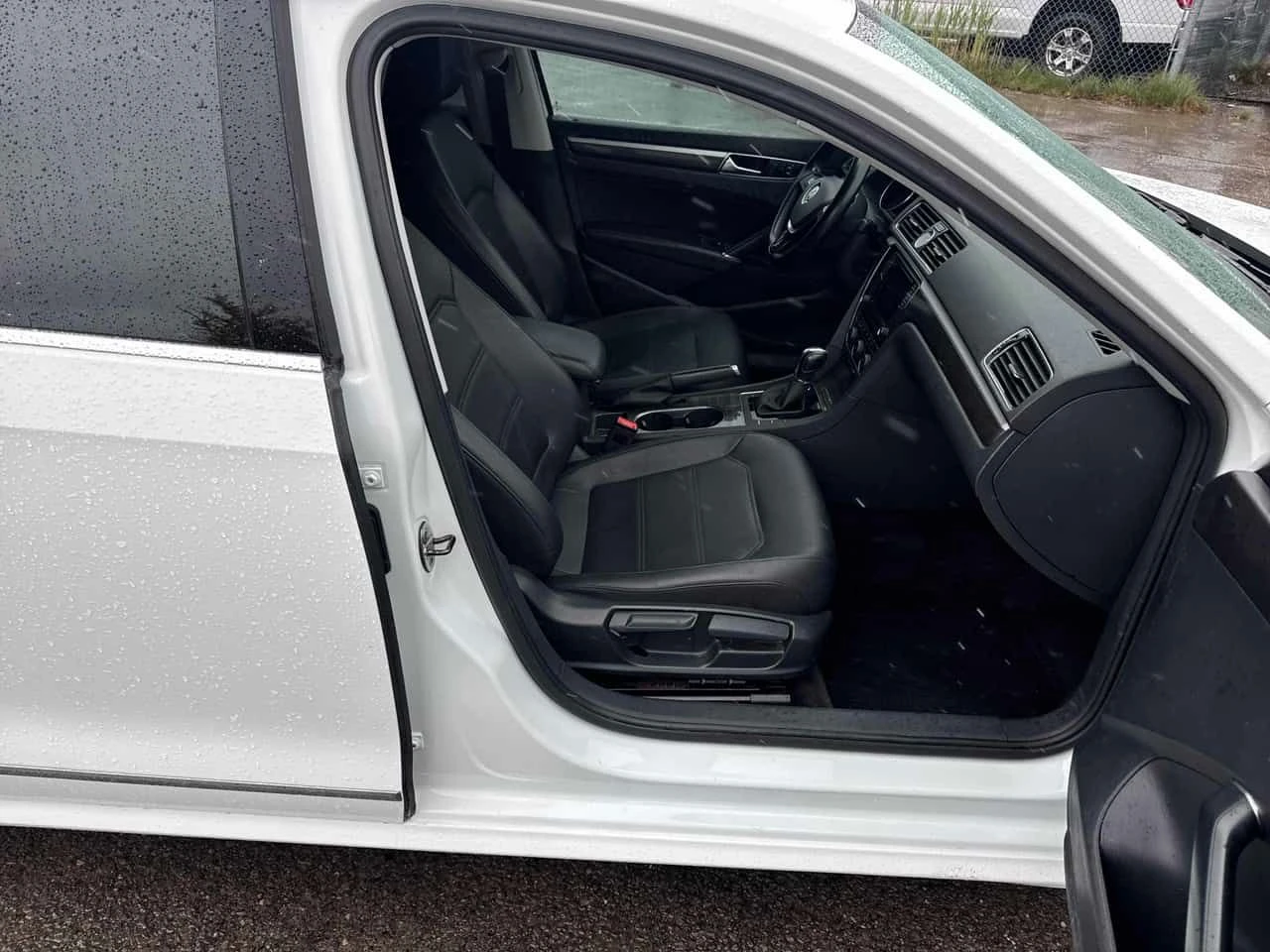 VW Passat * Comfortline * АВТОКРЕДИТ БЕЗ ПЪРВОНАЧАЛНА ВНОСКА, снимка 12 - Автомобили и джипове - 54669002