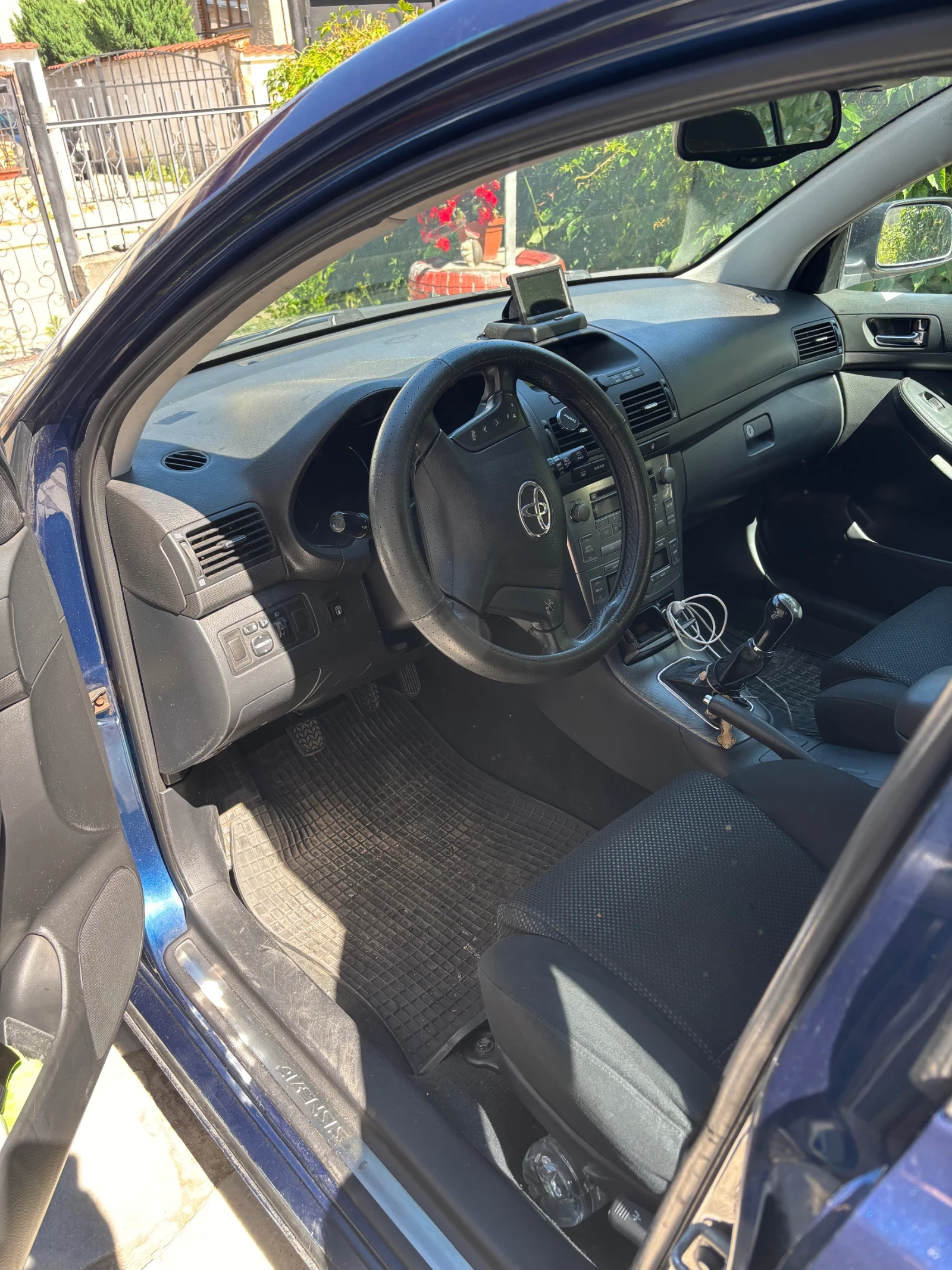 Toyota Avensis 1, 8, снимка 5 - Автомобили и джипове - 55044348