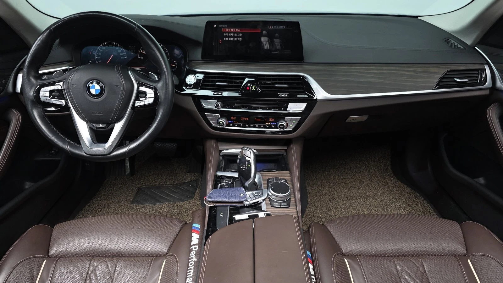 BMW 530 ЛЮК* HUD* ПОДГРЕВ ВОЛАН* ЕЛ. БАГАЖНИК* КРАЙНА ЦЕНА, снимка 7 - Автомобили и джипове - 55344738