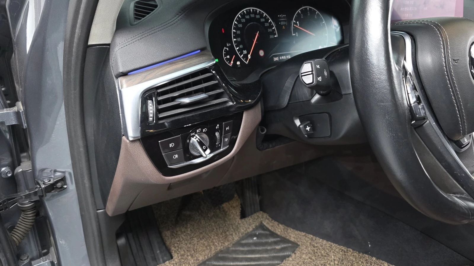 BMW 530 ЛЮК* HUD* ПОДГРЕВ ВОЛАН* ЕЛ. БАГАЖНИК* КРАЙНА ЦЕНА, снимка 14 - Автомобили и джипове - 55344738
