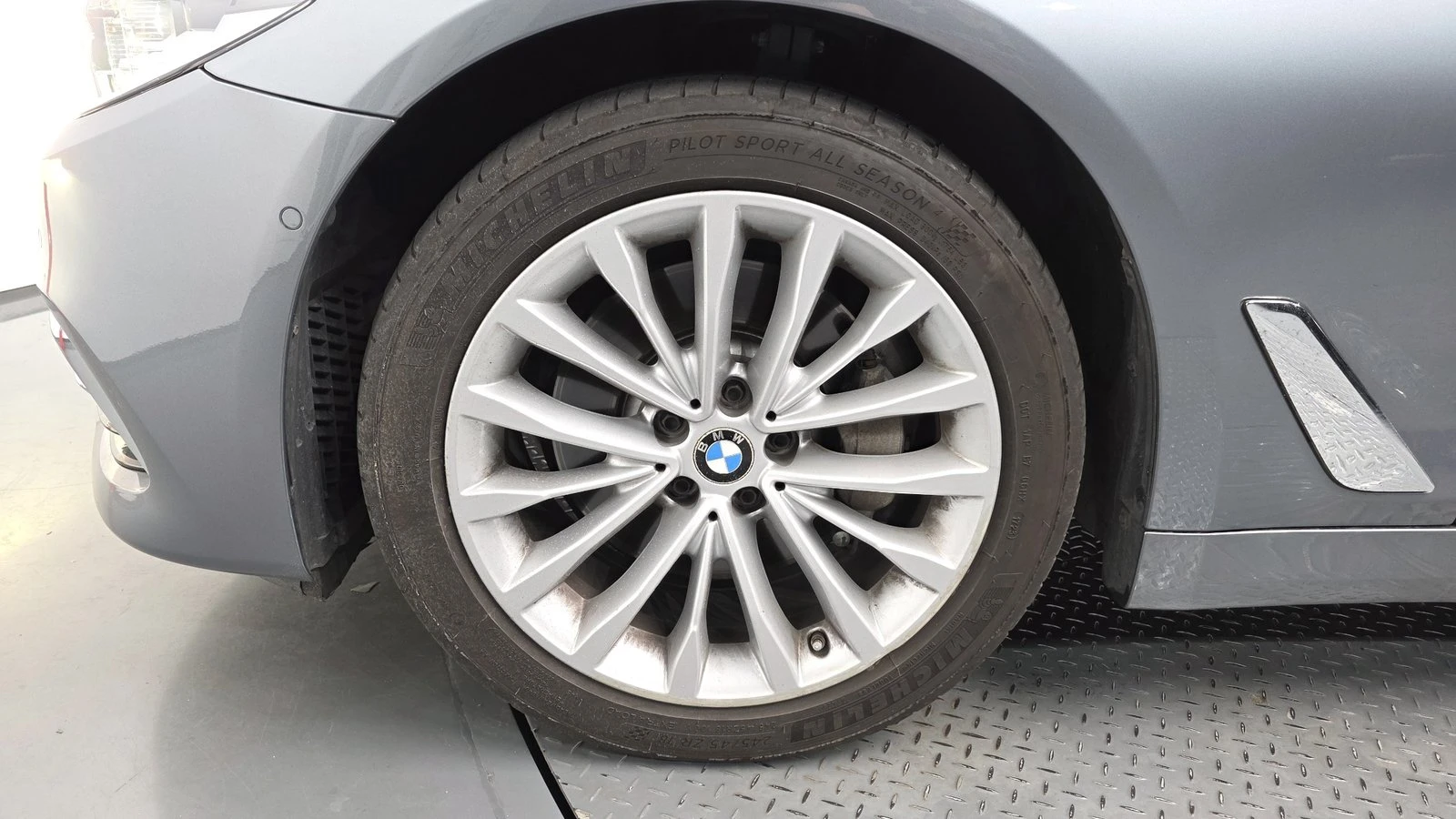 BMW 530 ЛЮК* HUD* ПОДГРЕВ ВОЛАН* ЕЛ. БАГАЖНИК* КРАЙНА ЦЕНА, снимка 5 - Автомобили и джипове - 55344738