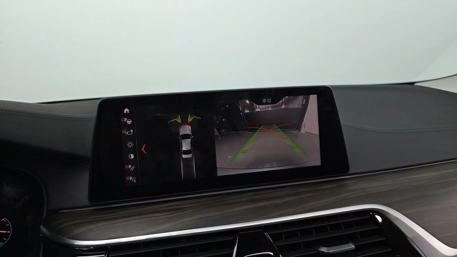 BMW 530 ЛЮК* HUD* ПОДГРЕВ ВОЛАН* ЕЛ. БАГАЖНИК* КРАЙНА ЦЕНА, снимка 17 - Автомобили и джипове - 55344738