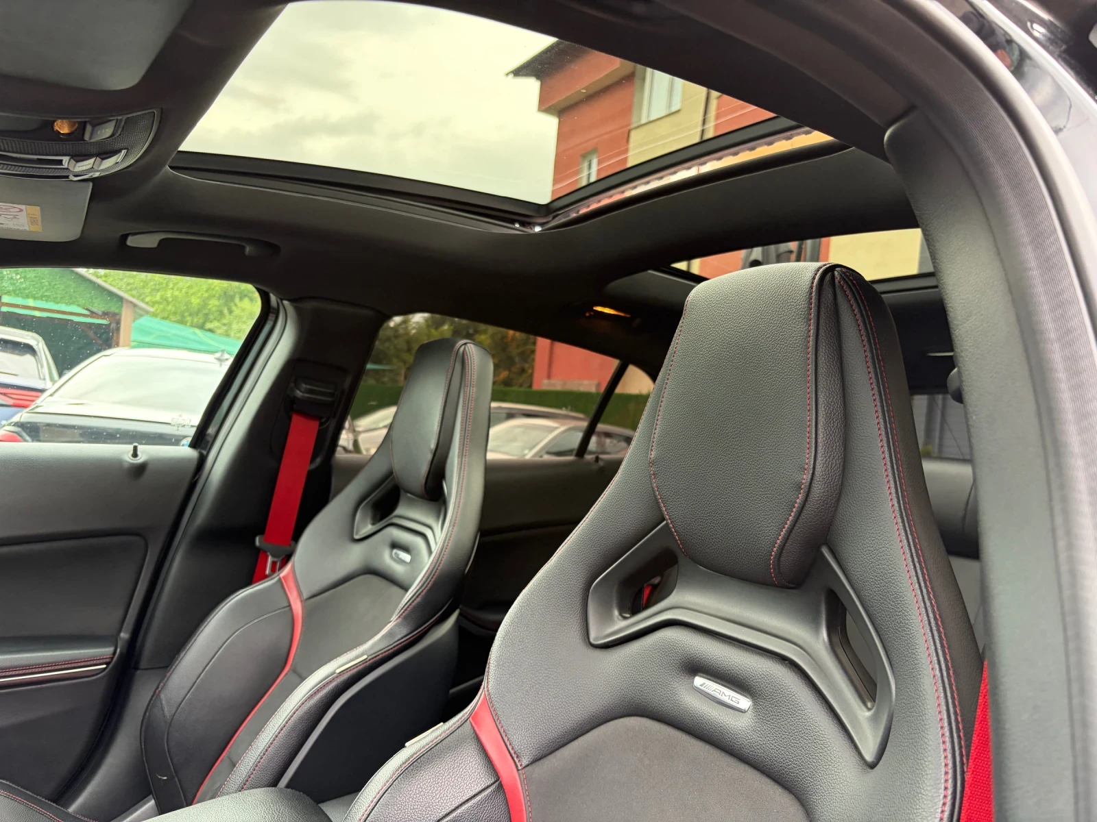 Mercedes-Benz CLA 45 AMG, снимка 11 - Автомобили и джипове - 55411337