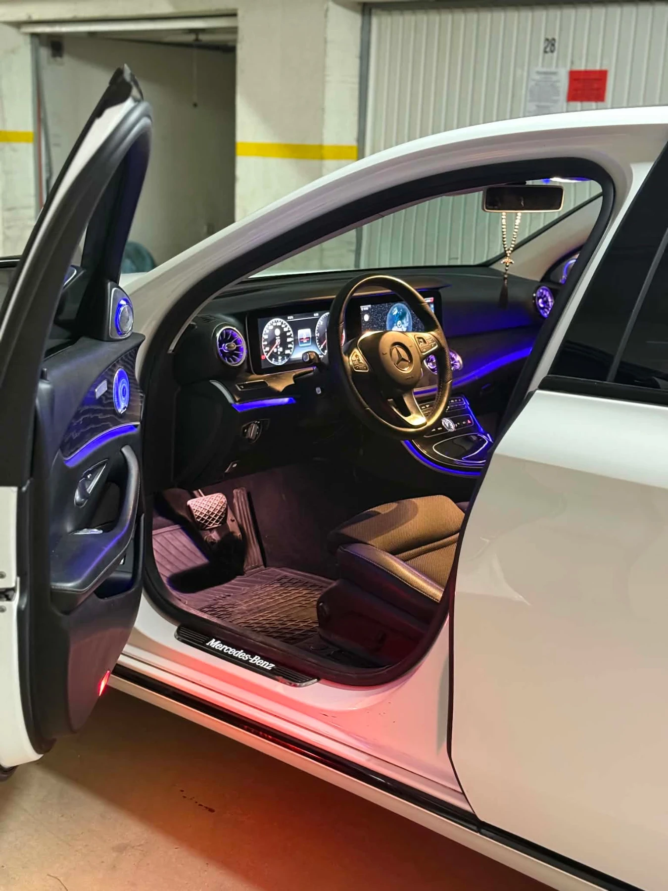 Mercedes-Benz E 220, снимка 7 - Автомобили и джипове - 55484951