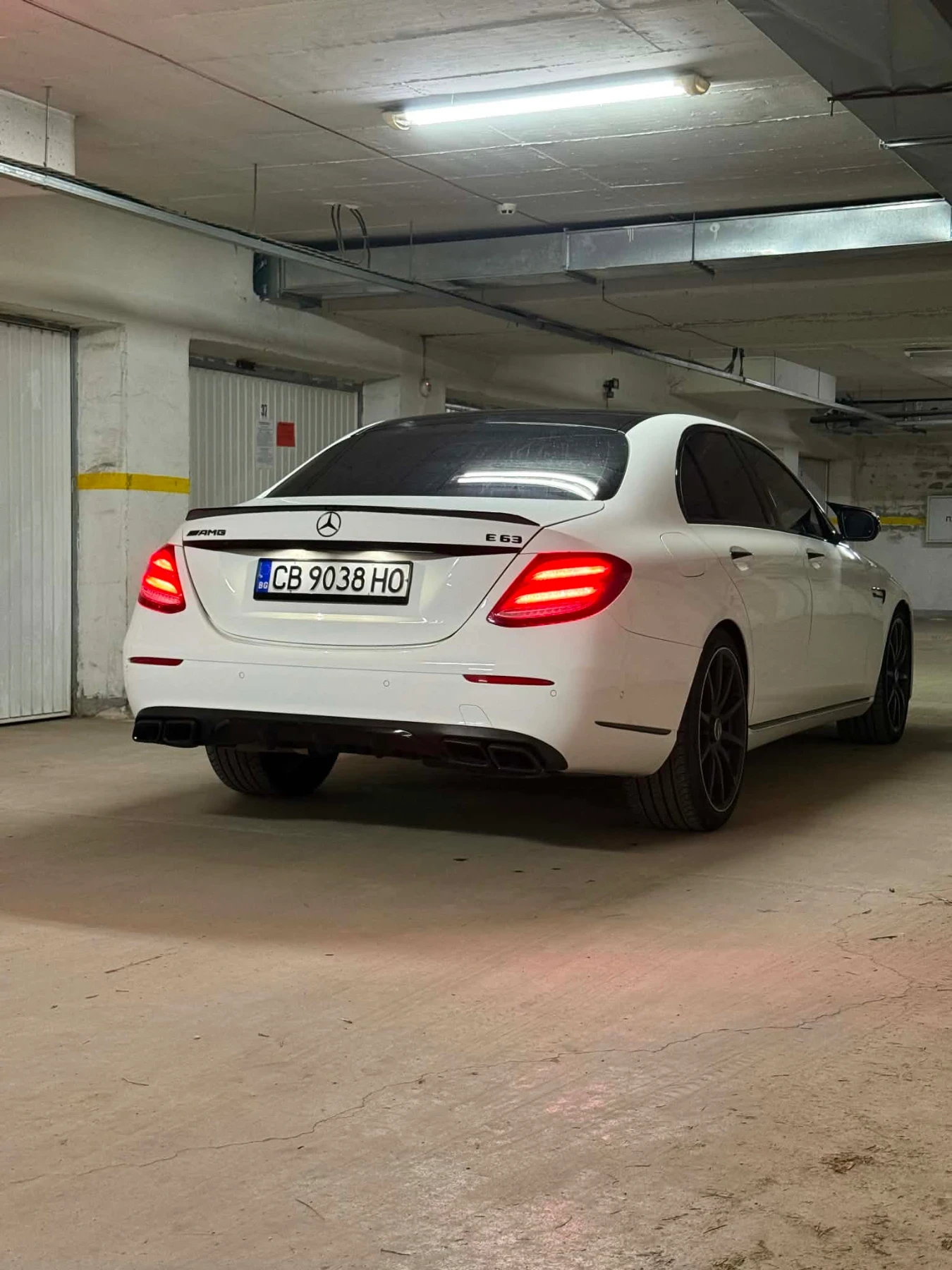 Mercedes-Benz E 220, снимка 4 - Автомобили и джипове - 55484951