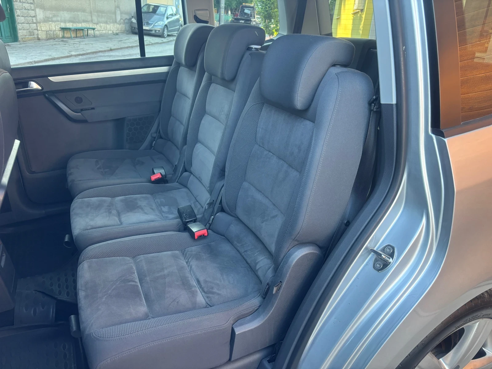 VW Touran 2.0TDI 6+ 1 Common rail , снимка 7 - Автомобили и джипове - 55743654