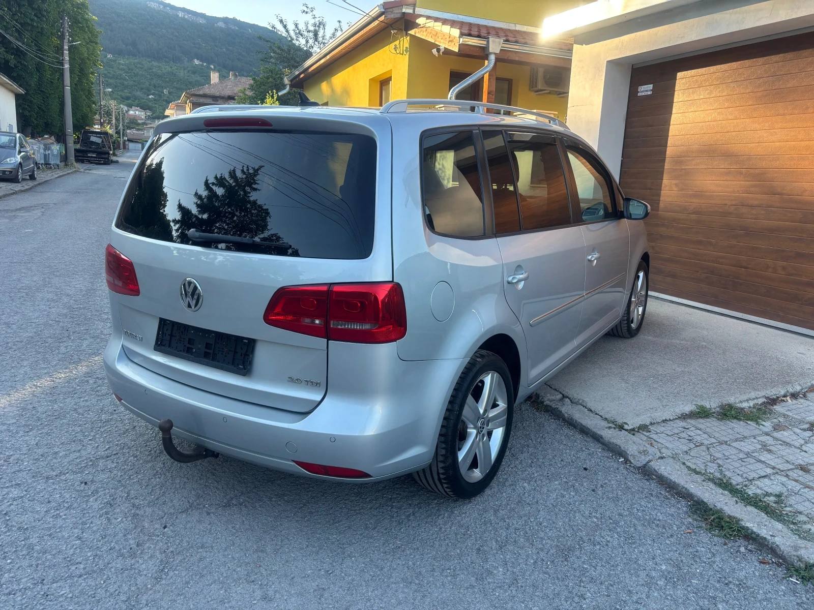 VW Touran 2.0TDI 6+ 1 Common rail , снимка 4 - Автомобили и джипове - 55743654