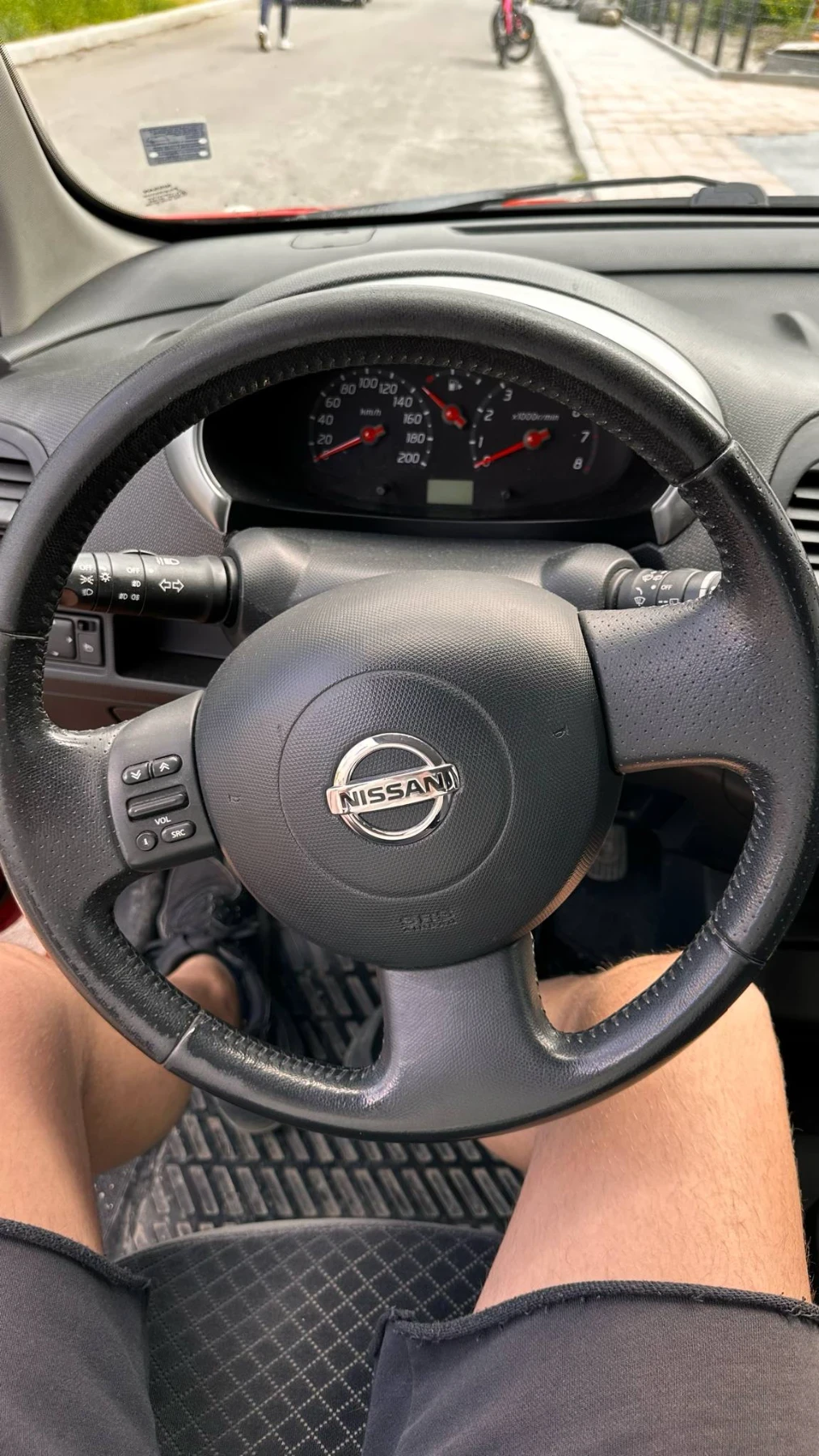 Nissan Micra, снимка 10 - Автомобили и джипове - 56009878