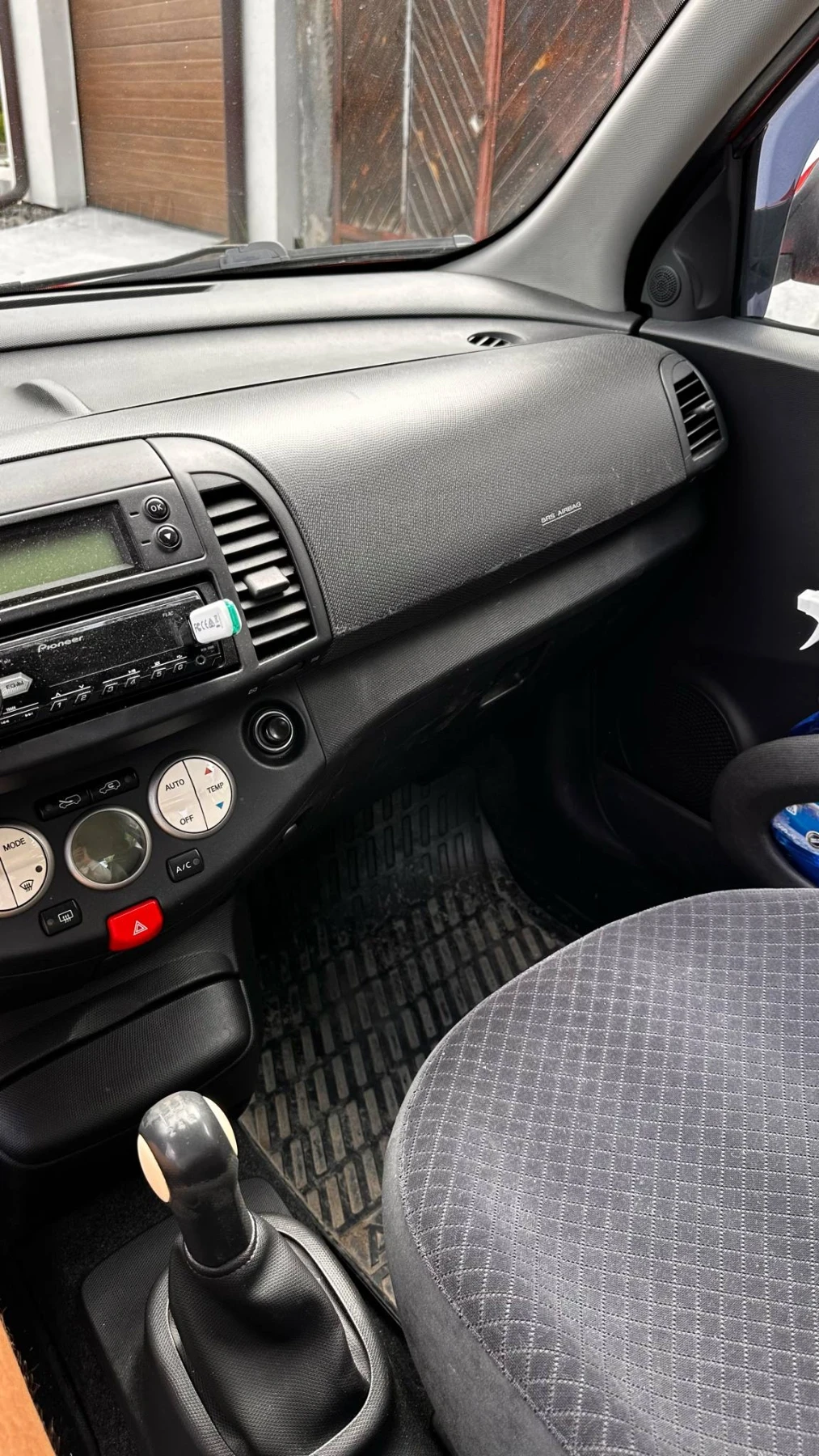 Nissan Micra, снимка 13 - Автомобили и джипове - 56009878