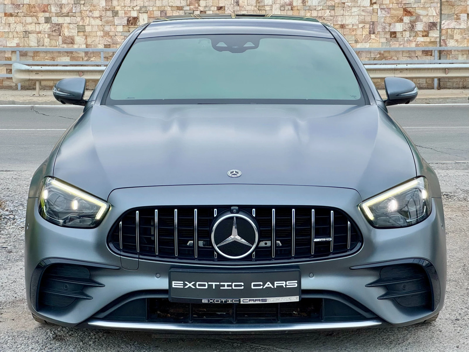 Mercedes-Benz E 53 AMG 4 Matic+ !, снимка 2 - Автомобили и джипове - 56198757