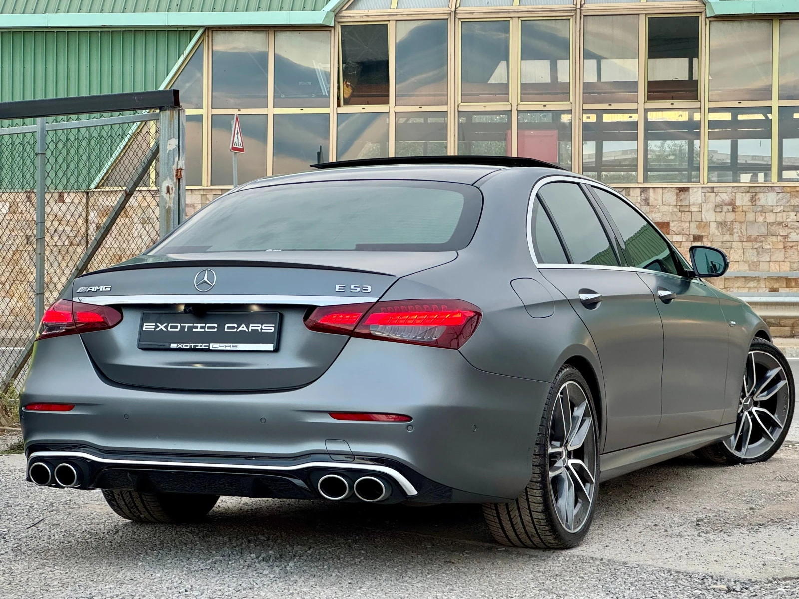Mercedes-Benz E 53 AMG 4 Matic+ !, снимка 4 - Автомобили и джипове - 56198757