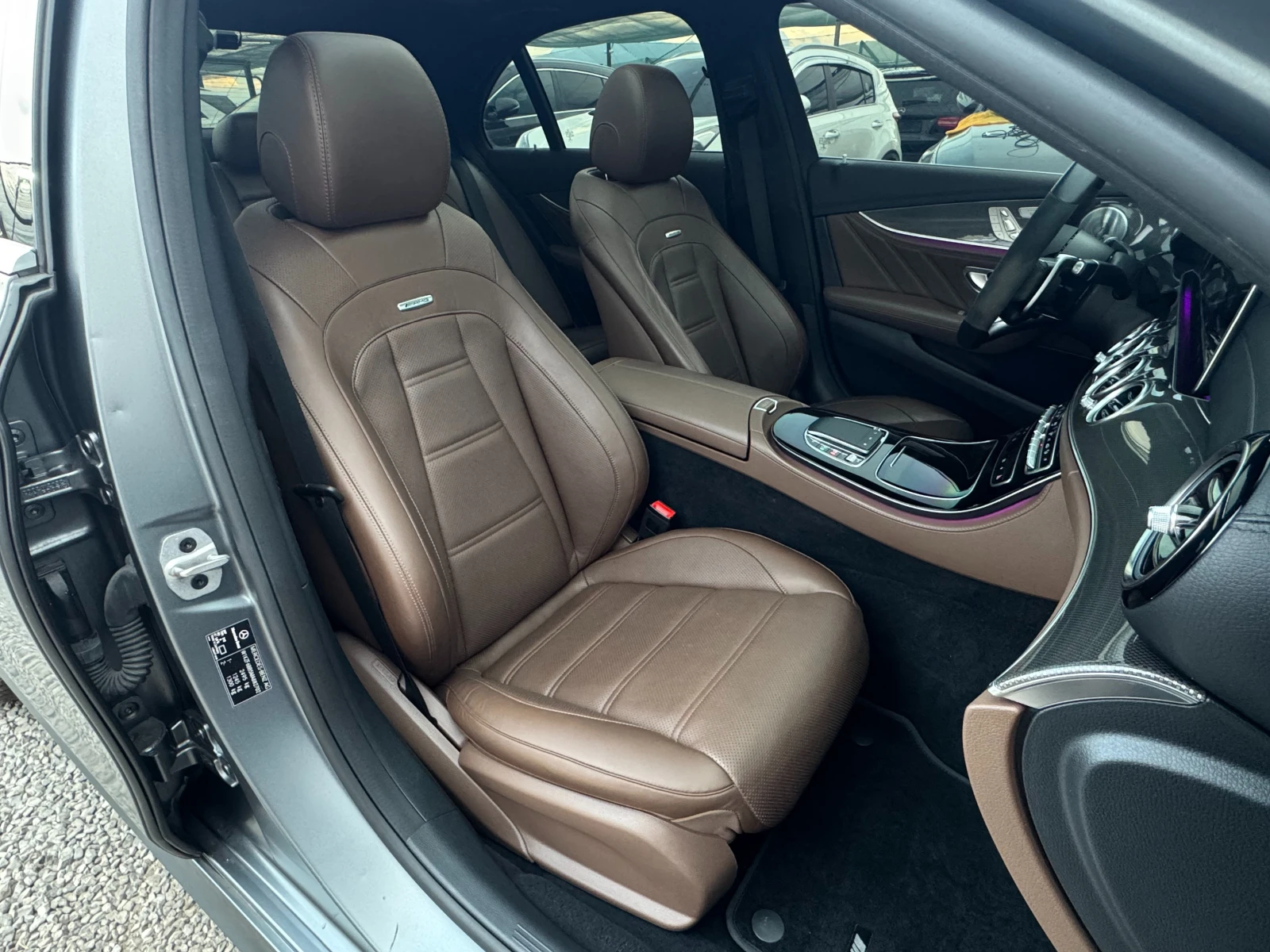 Mercedes-Benz E 53 AMG 4 Matic+ !, снимка 10 - Автомобили и джипове - 56198757