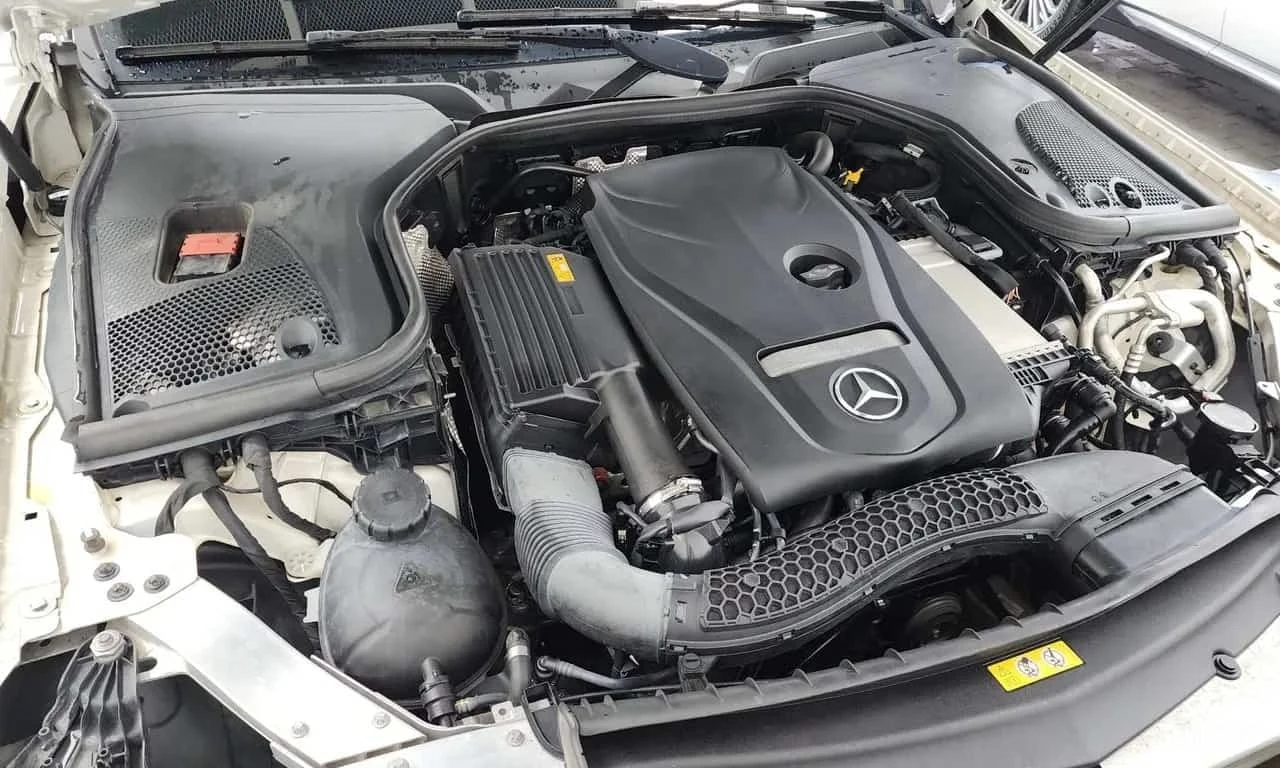 Mercedes-Benz E 300 4MATIC Exclusive | АВТОФИНАНСИРАНЕ, снимка 6 - Автомобили и джипове - 56319089