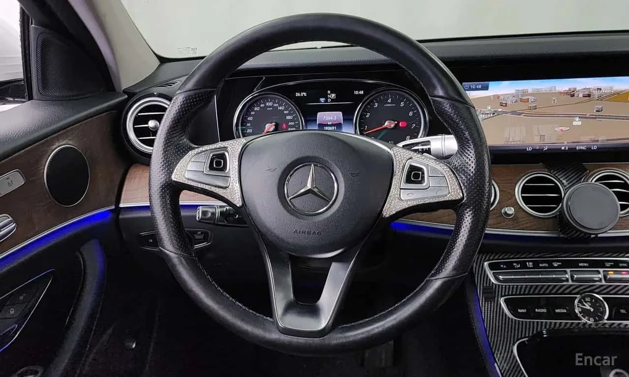 Mercedes-Benz E 300 4MATIC Exclusive | АВТОФИНАНСИРАНЕ, снимка 13 - Автомобили и джипове - 56319089