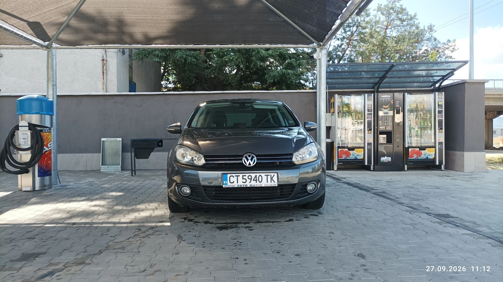 VW Golf 1.6 TDI, снимка 2 - Автомобили и джипове - 56321511