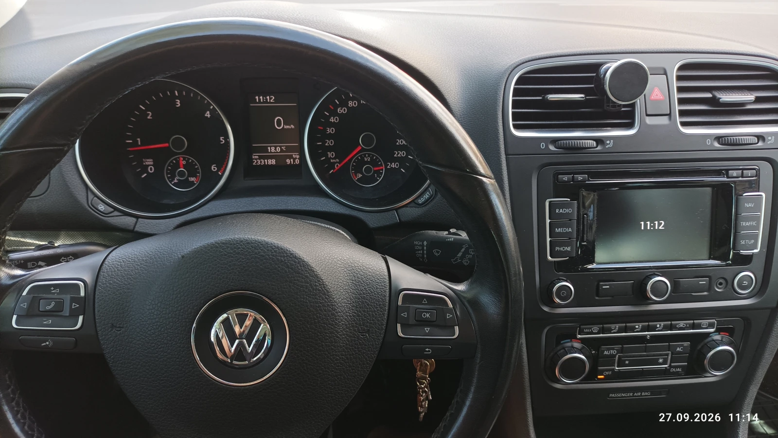 VW Golf 1.6 TDI, снимка 5 - Автомобили и джипове - 56321511