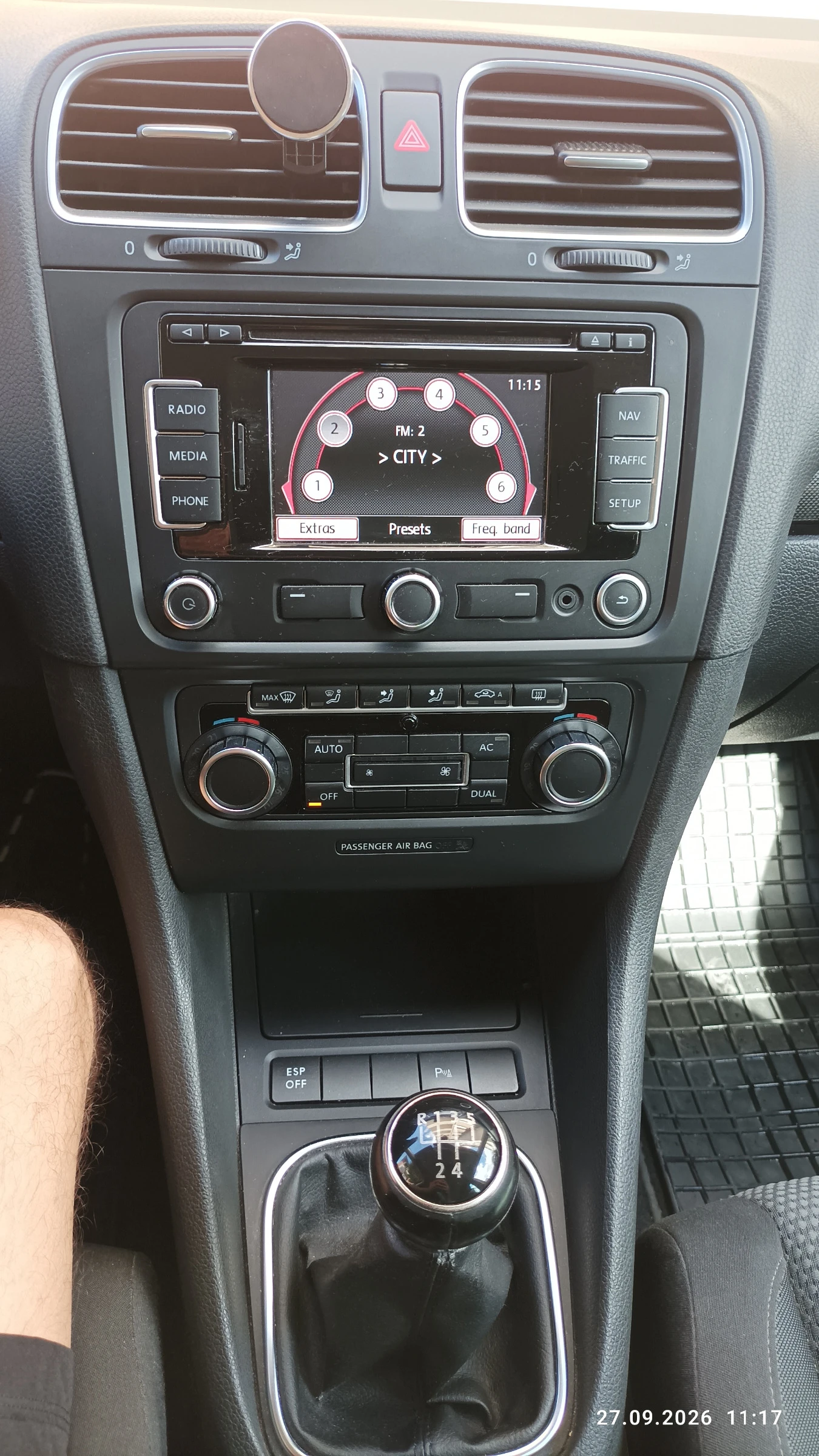 VW Golf 1.6 TDI, снимка 6 - Автомобили и джипове - 56321511