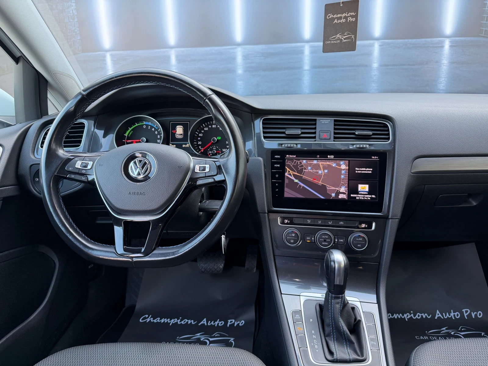 VW Golf E-Golf, снимка 10 - Автомобили и джипове - 56590653