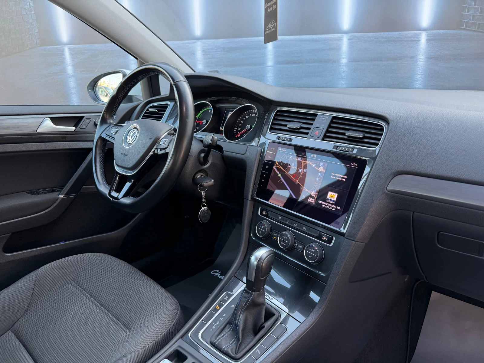 VW Golf E-Golf, снимка 11 - Автомобили и джипове - 56590653