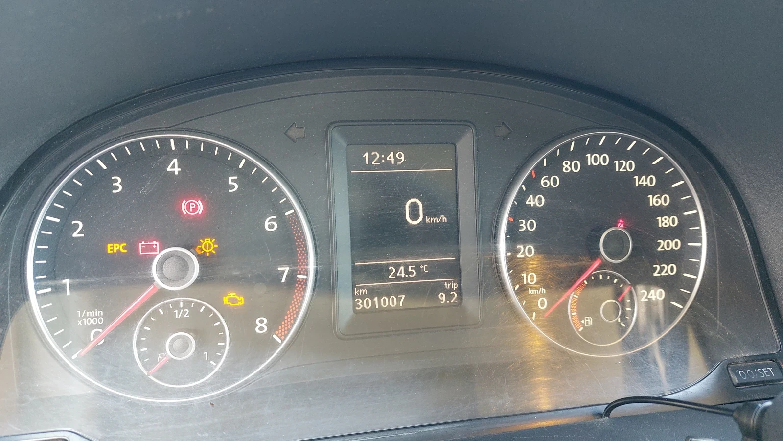 VW Caddy (Дълга база / Maxi) с фабричен метан, снимка 10 - Автомобили и джипове - 56605054