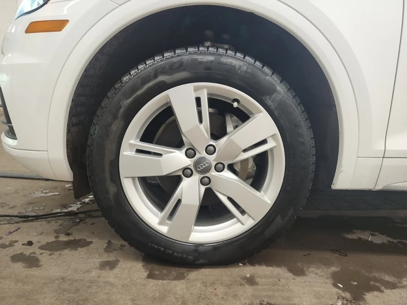 Audi Q5 45tfsi TECHNIK * CARFAX * Дигитално табло * Пано, снимка 15 - Автомобили и джипове - 53277160