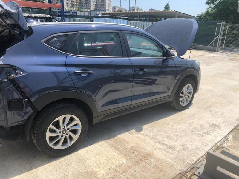 Hyundai Tucson 1.7crdi, снимка 2 - Автомобили и джипове - 25633829