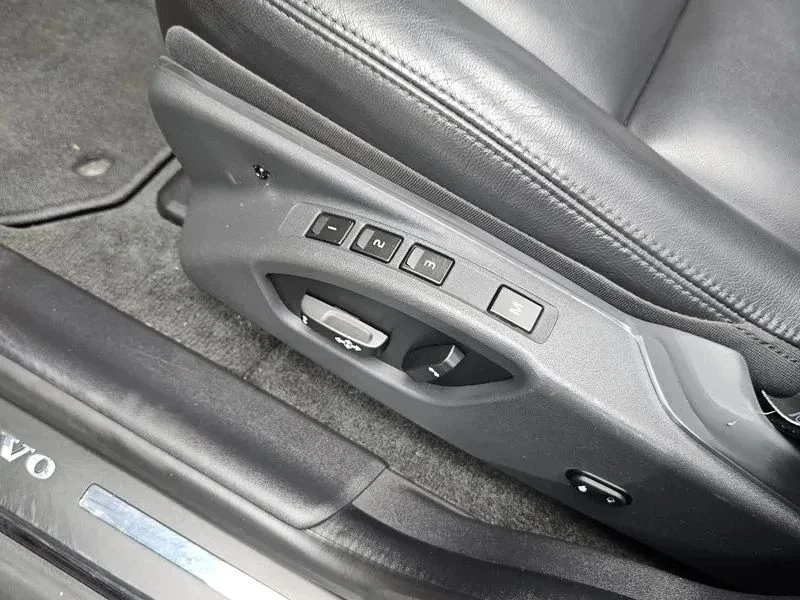 Volvo XC60, снимка 16 - Автомобили и джипове - 56688123