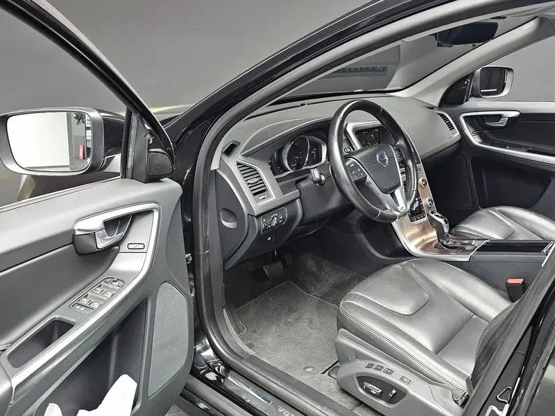 Volvo XC60, снимка 11 - Автомобили и джипове - 56688123