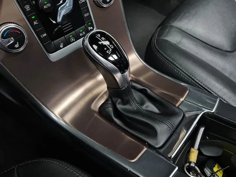 Volvo XC60, снимка 9 - Автомобили и джипове - 56688123