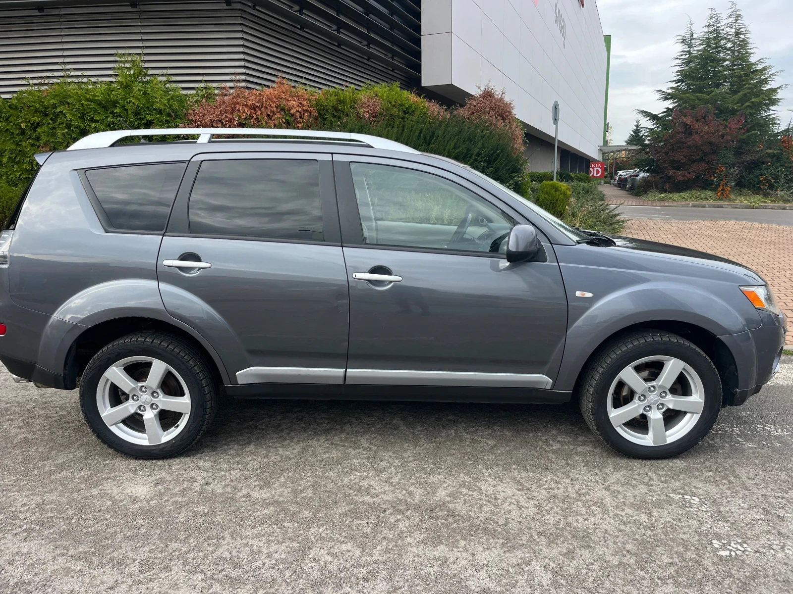 Mitsubishi Outlander 2.0 Дизел 4х4 , 6+ 1 места - изображение 3