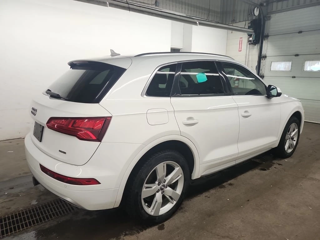 Audi Q5 45tfsi TECHNIK * CARFAX * Дигитално табло * Пано - изображение 4