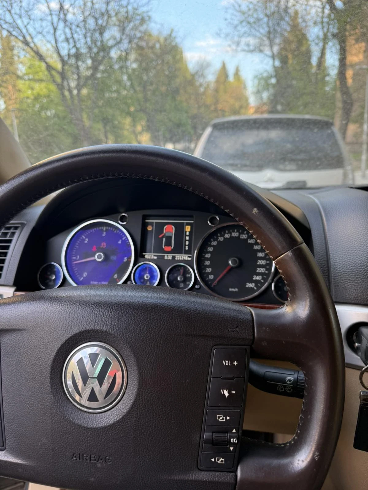 VW Touareg Touareg , снимка 7 - Автомобили и джипове - 53928656